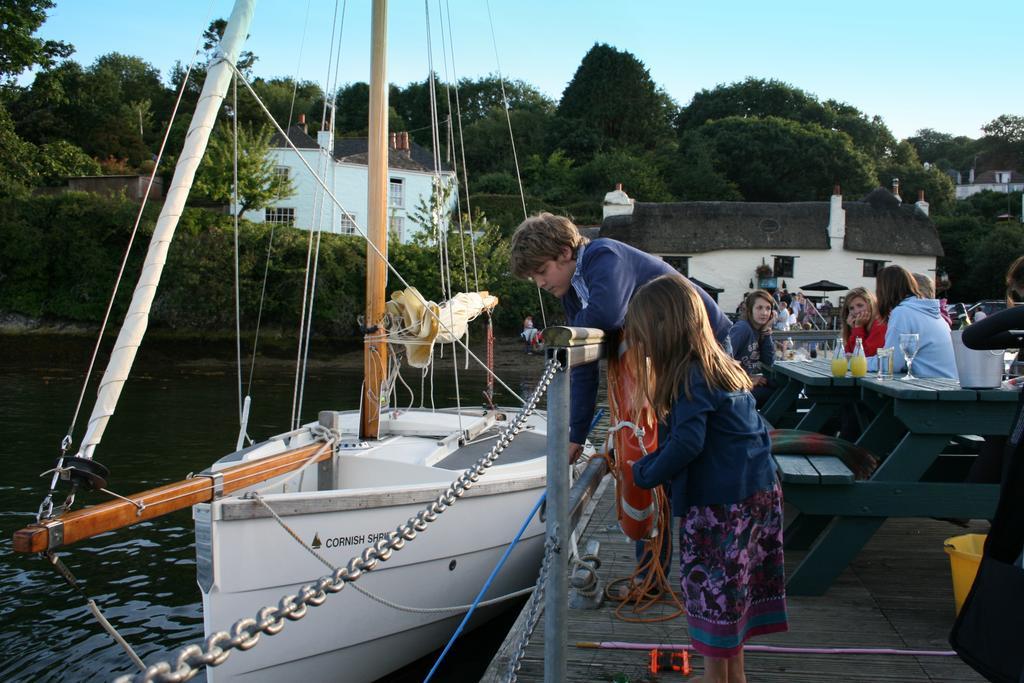 Waterside Holiday Cottages Truro Exterior foto